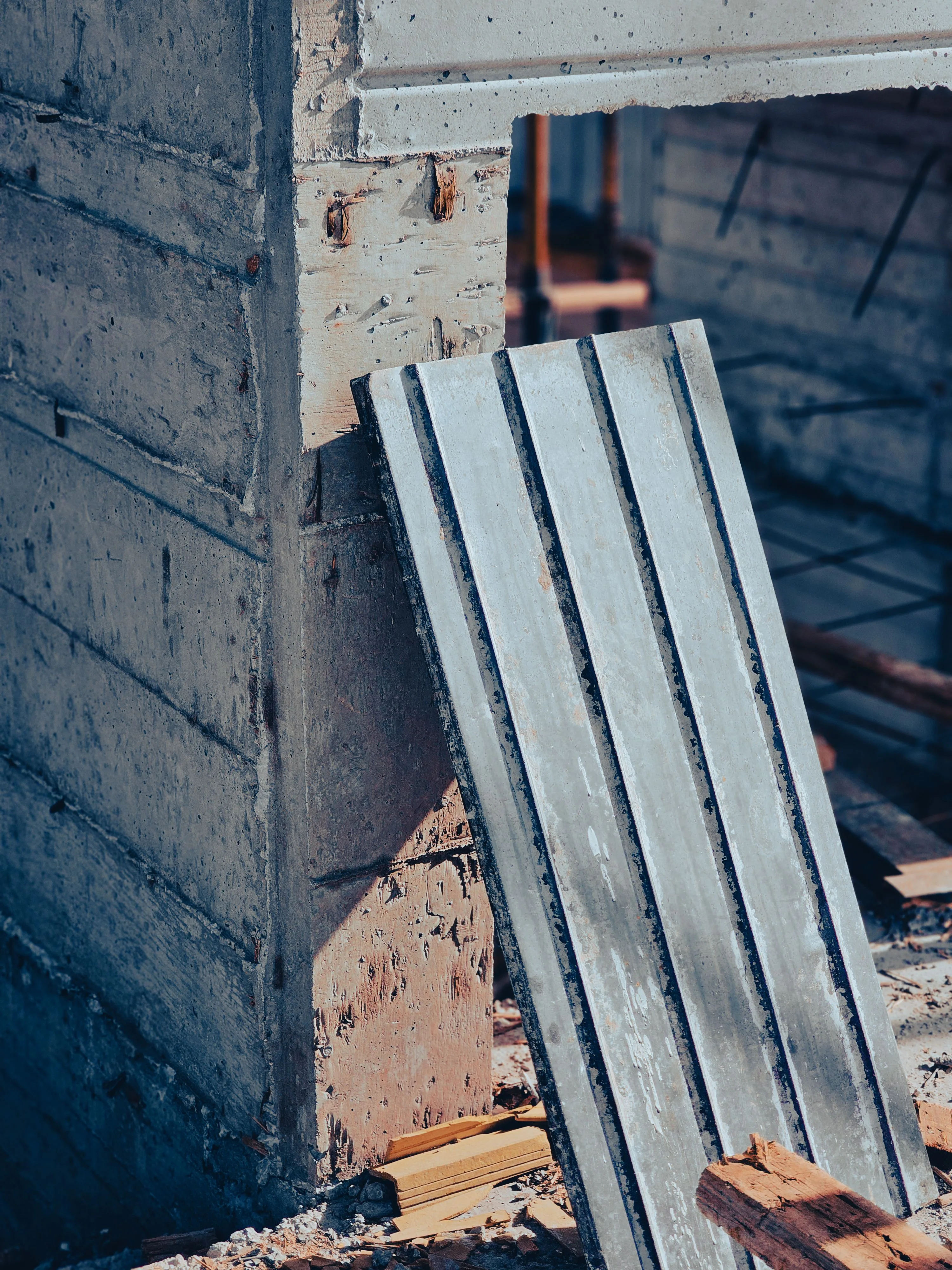 Cast concrete wall with timber formwork on a below-grade structure